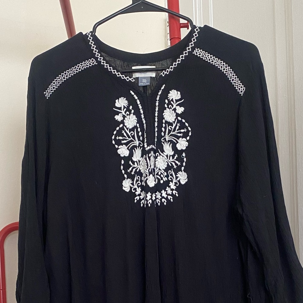 Old Navy Long sleeved Linen Swimsuit Coverup, Black Dress with White Embroidery
